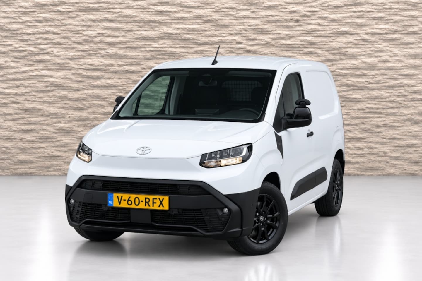 Toyota PROACE CITY Electric - 10th Anniversary Automaat | 10th Anniversary badge in het interieur | 10th Anniversary gra - AutoWereld.nl