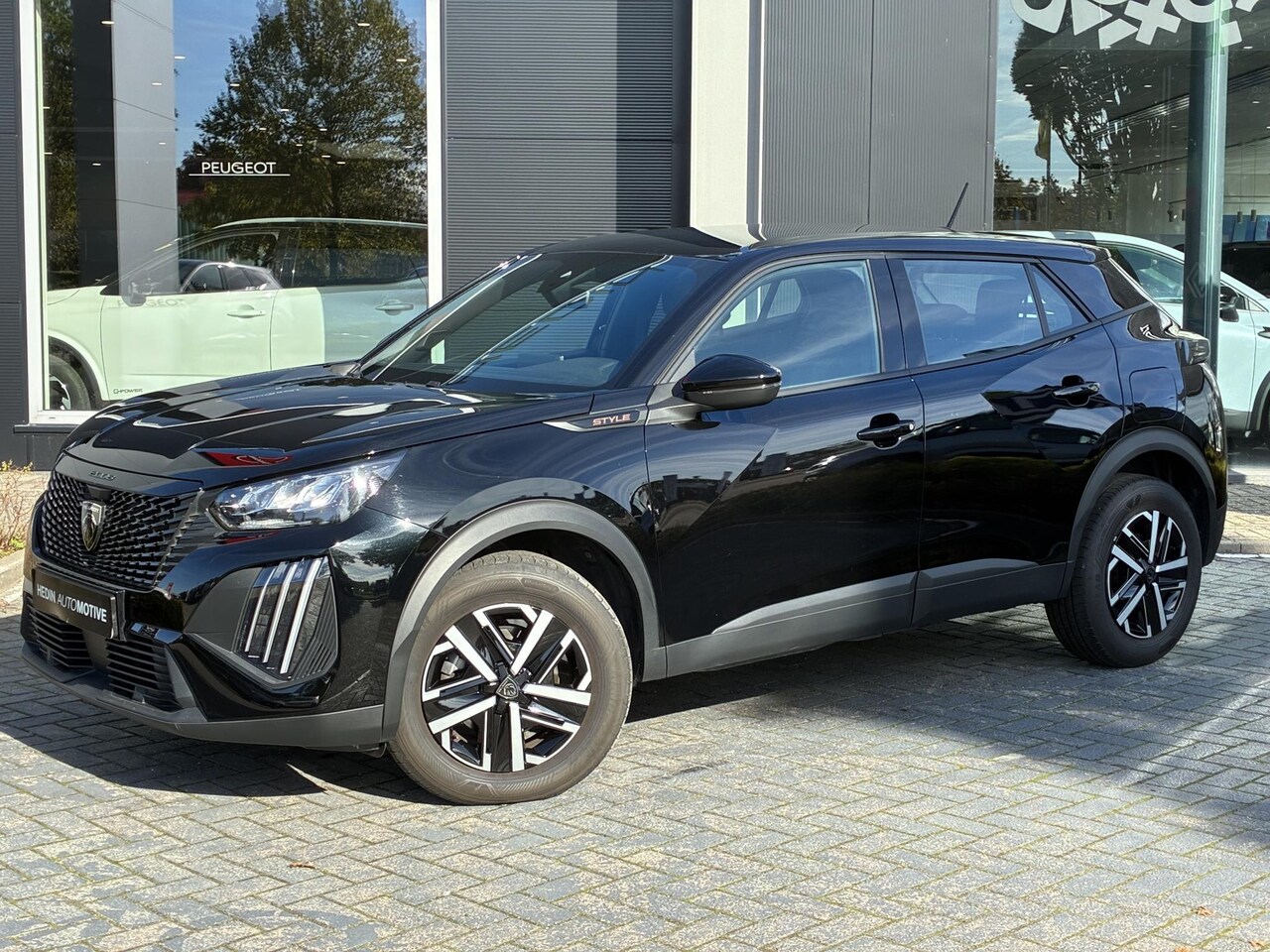 Peugeot 2008 - Hybrid 145PK Automaat Style | Applecarplay/Andriodauto | Clima | Cruise | - AutoWereld.nl