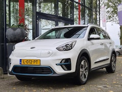 Kia e-Niro - ComfortLine 64 kWh | SOH 98, 6% | Trekhaak | Navigatie | PDC + Camera | Climate control |
