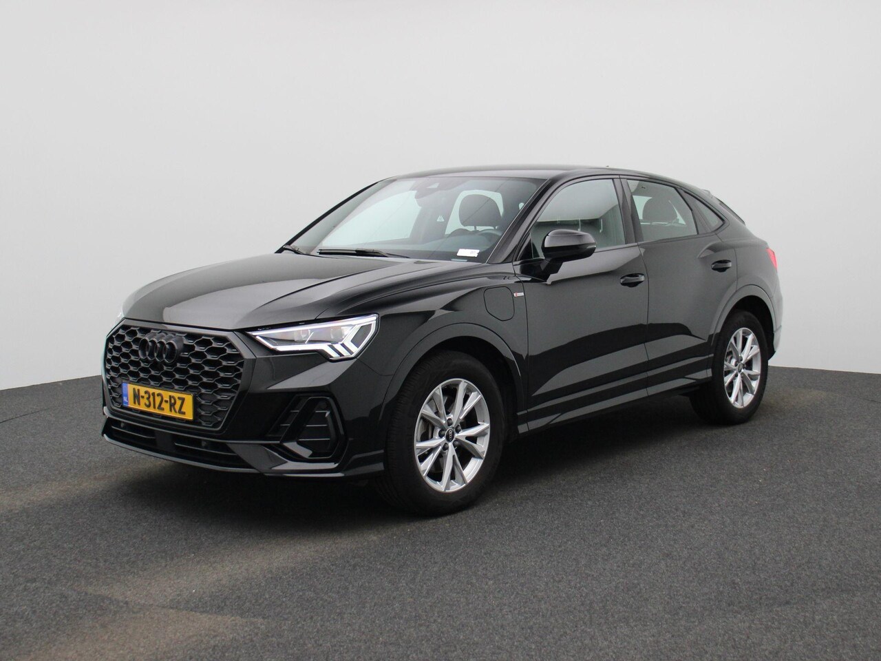 Audi Q3 Sportback - 45 TFSI e S Edition 245 PK | S-line | Navigatie | Cruise Control | Sfeerverlichting | Auto - AutoWereld.nl