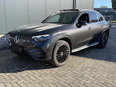 Mercedes-Benz GLC-klasse - 300e 4MATIC AMG Line 20"/Trekhaak/Panoramadak/Burmester/Adaptieve cruise/Leder + memory/St
