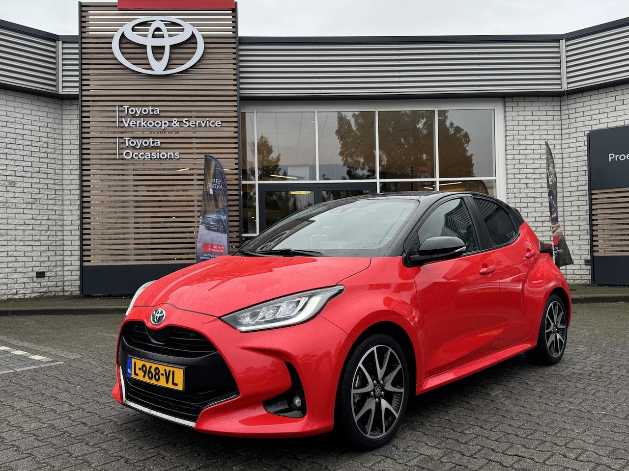 Toyota Yaris - 1.5 Hybrid EXECUTIVE PANODAK JBL-AUDIO STOEL/STUURVERW NAVI PARK-SENSOREN CAMERA BLIND SPO - AutoWereld.nl