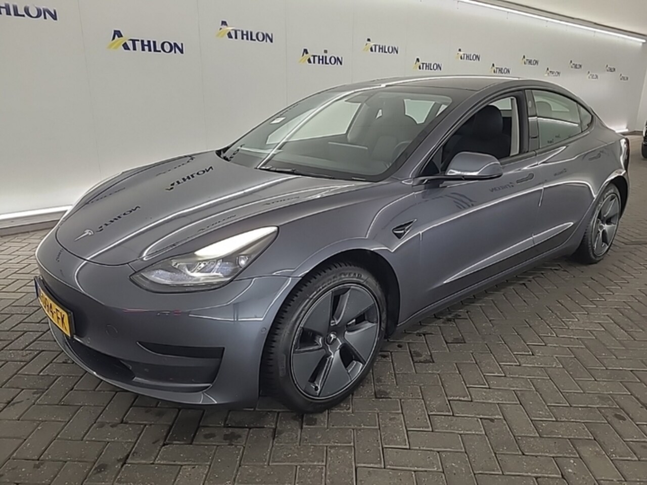 Tesla Model 3 - Standard RWD Plus 90.5% SoH FACELIFT [ LFP-ACCU+WARMTEPOMP+AUTOPILOT+PREMIUM AUDIO ] - AutoWereld.nl