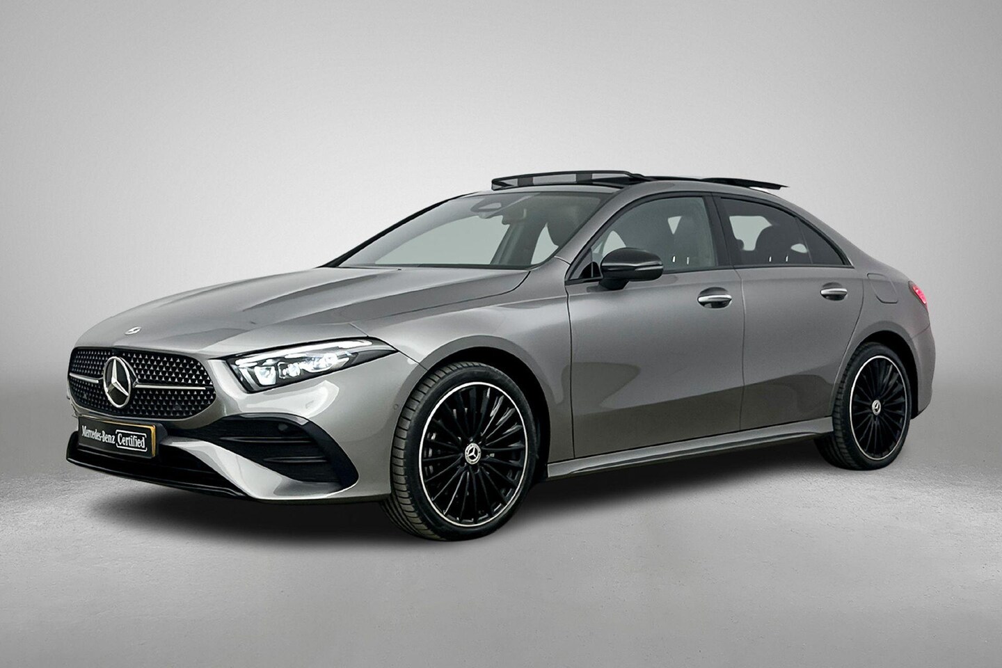Mercedes-Benz A-klasse - A 250e Automaat AMG Line | Premium Pakket | Nightpakket | Multibeam LED | Panoramadak | St - AutoWereld.nl