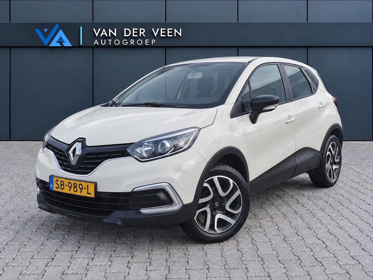 Renault Captur - 0.9 TCe Life | Incl. 12 maanden garantie | Cruise control | Bluetooth | Trekhaak | Airco | - AutoWereld.nl