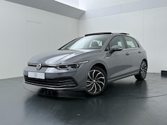 Volkswagen Golf - 1.5 eTSI Style | 150 PK | Adaptive Cruise Control | Panoramadak | Climate control | Draadl