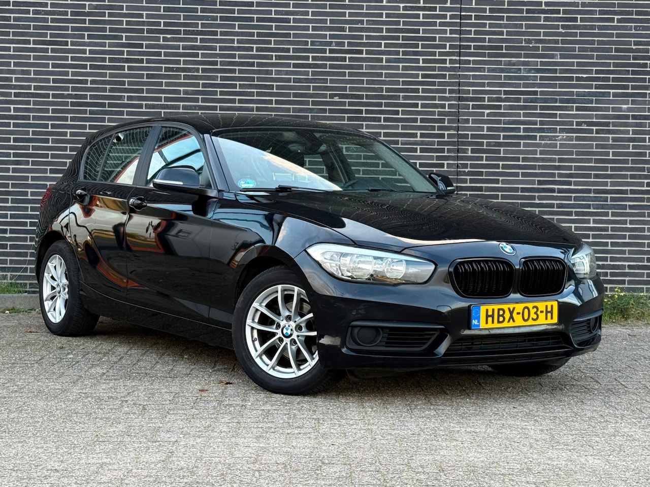 BMW 1-serie - 118i Executive Automaat, Climate Control! - AutoWereld.nl