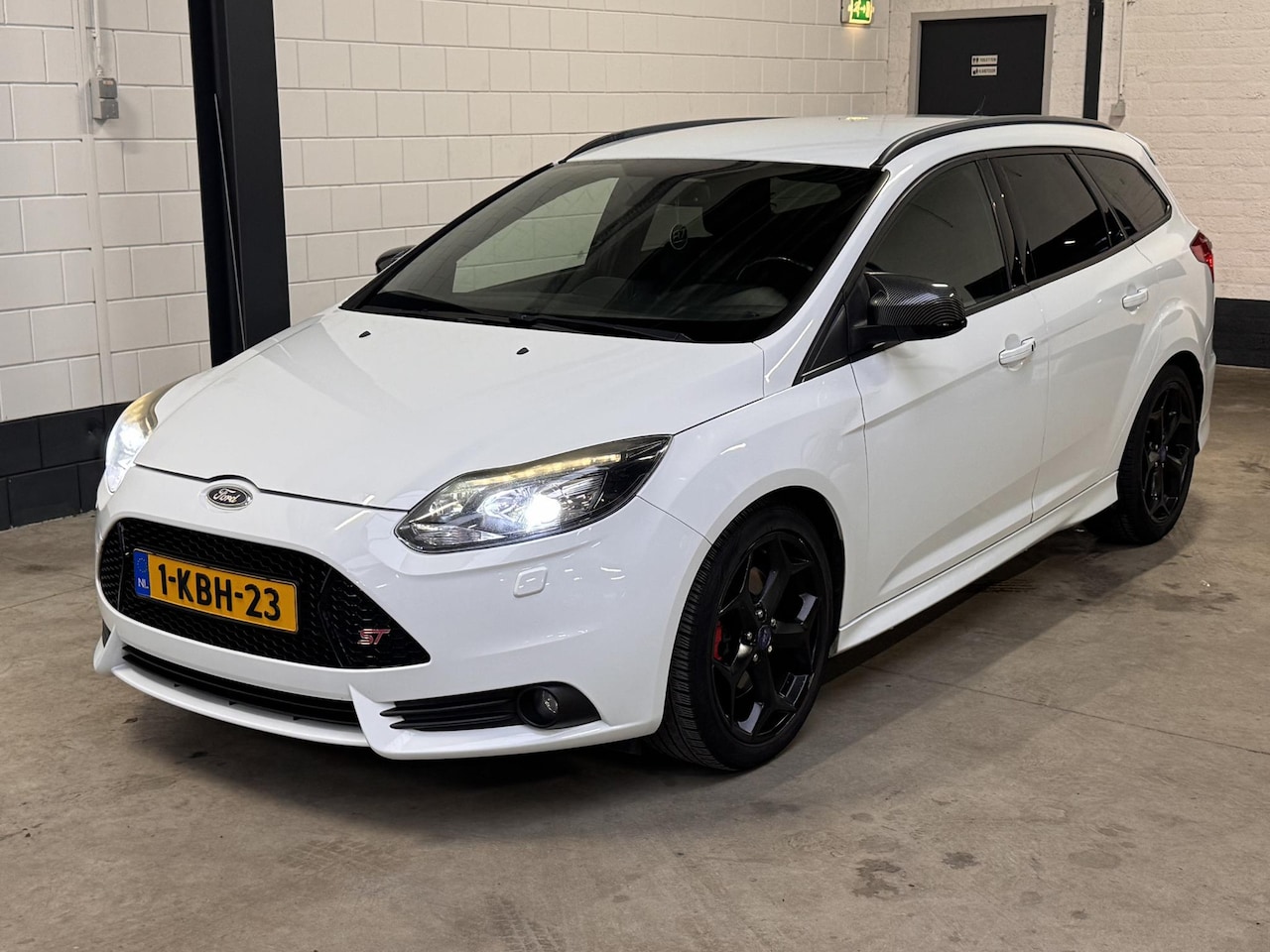 Ford Focus Wagon - 2.0 EcoBoost ST-3 2.0 EcoBoost ST-3 - AutoWereld.nl