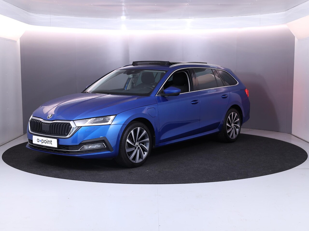 Skoda Octavia Combi - 1.4 TSI iV PHEV Style 204 pk Automaat (DSG) | Navigatie | Panoramadak | SOH 87% | Trekhaak - AutoWereld.nl