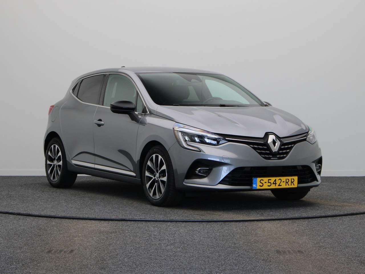 Renault Clio - 1.0 TCe 90 Techno | Adaptieve cruise control | Navigatie | Achteruitrijcamera | Groot sche - AutoWereld.nl