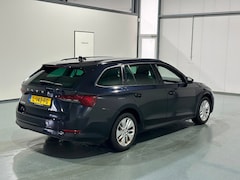 Skoda Octavia Combi - 1.0 TSI Business Edition Trekhaak CarPlay / Android auto