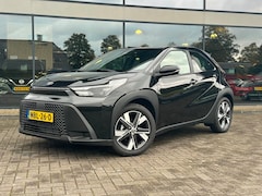 Toyota Aygo X - Hybrid 115 Apple Carplay-Winterpakket-Camera-Clima-Led Nieuw Voertuig