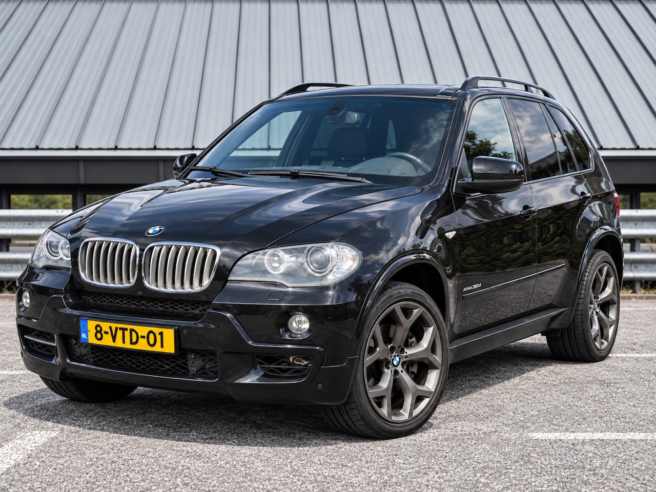 BMW X5 - 30d M-Sport Grijs Kenteken Youngtimer CarPlay Leder Xenon Trekhaak 3500KG - AutoWereld.nl