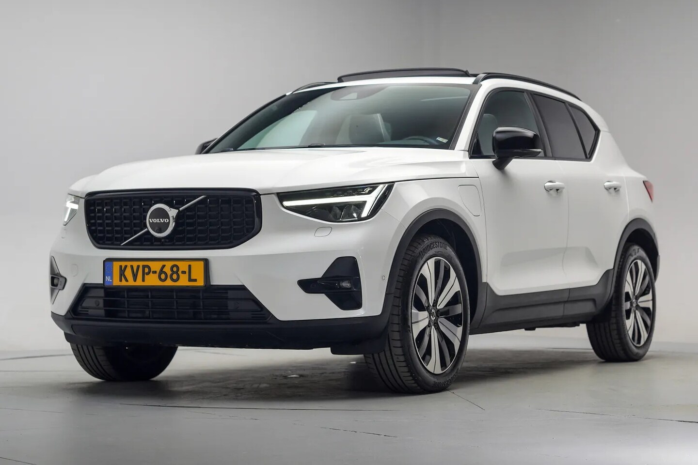 Volvo XC40 - T5 Recharge Ultimate Dark [ SoH 91,4% | Panorama Harman/Kardon Camera Stoelverwarming ] - AutoWereld.nl