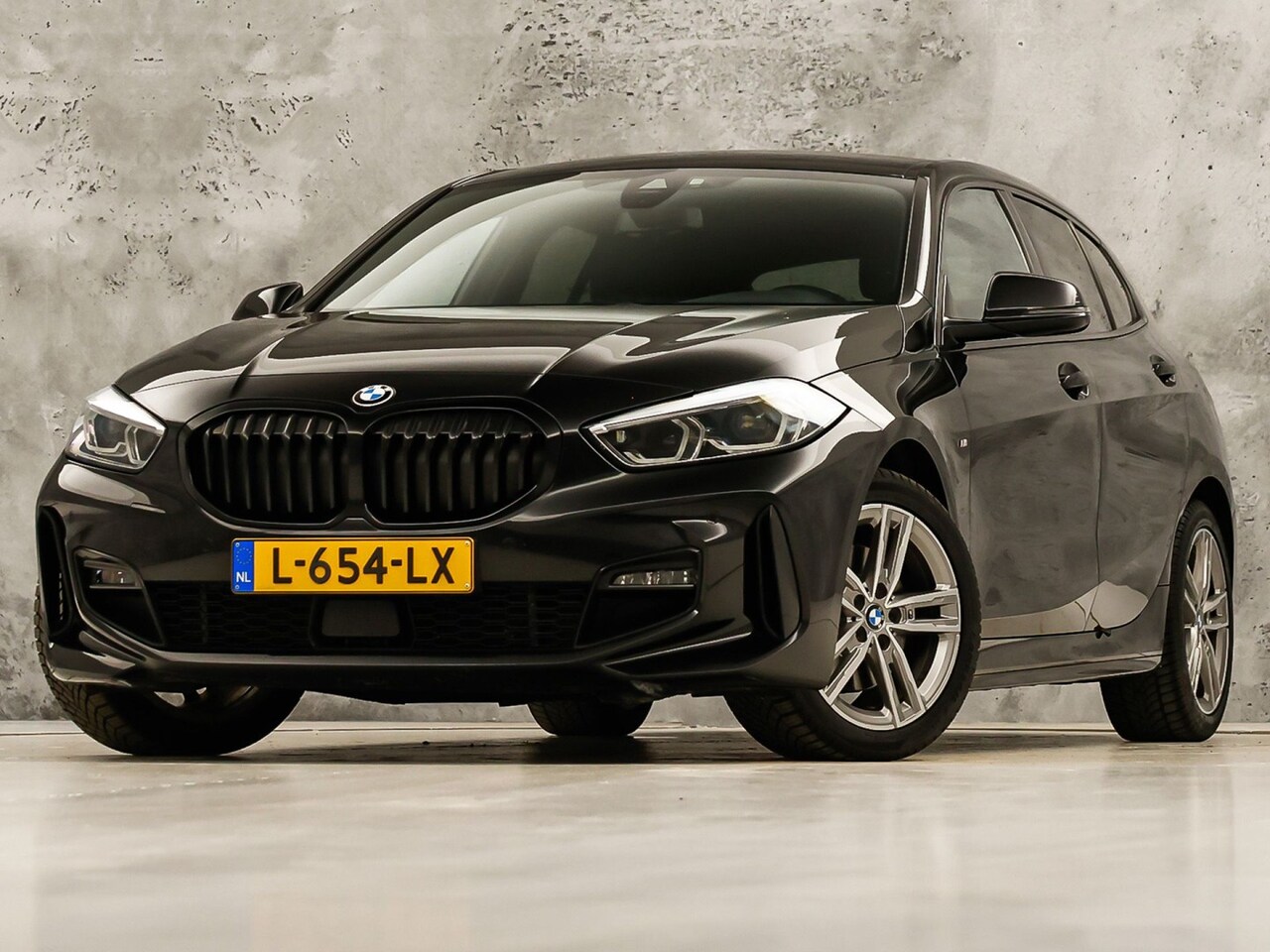 BMW 1-serie - 118i M Sport High Executive Automaat (APPLE CARPLAY, M PAKKET, DEALER ONDERHOUDEN, GROOT N - AutoWereld.nl