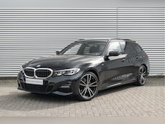 BMW 3-serie Touring - 318i Executive M Sport Automaat / Sportstoelen / Achteruitrijcamera / M Sportonderstel / C