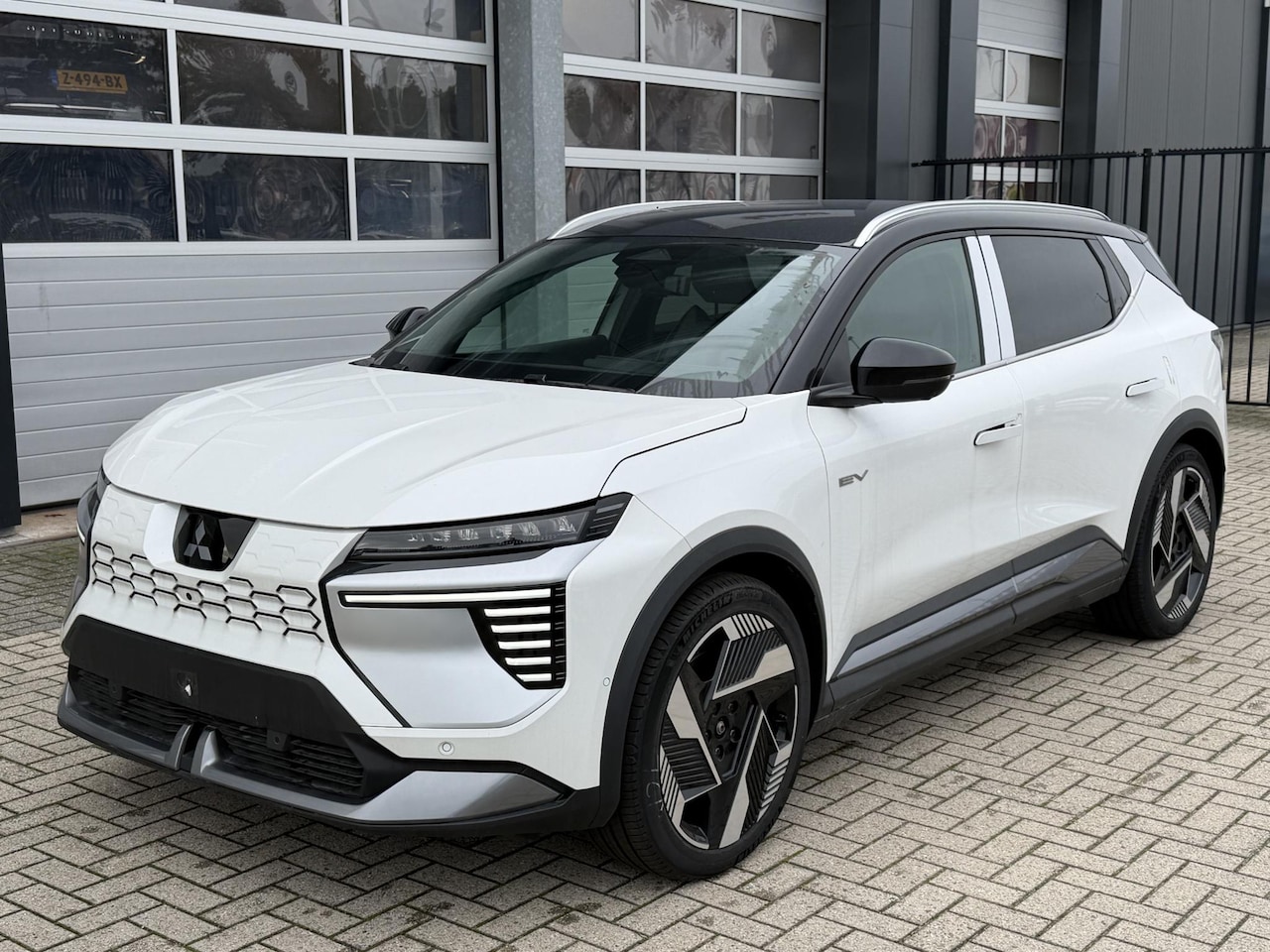 Mitsubishi Eclipse Cross - Intense+ 87 kWh | Van: € 48.529,- nu rijklaar voor: € 45.529,- - AutoWereld.nl