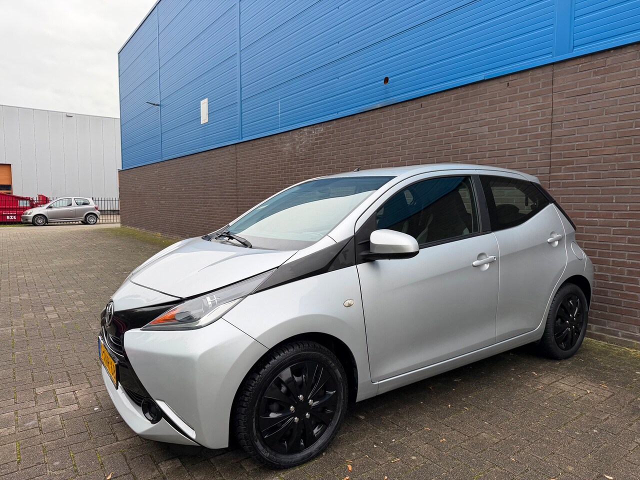 Toyota Aygo - 1.0 VVT-i x-play | Automaat | Camera | Airco | LED | Multifunctioneel Stuurwiel | Multimed - AutoWereld.nl