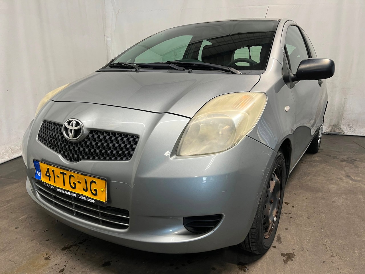 Toyota Yaris - 1.3 VVTi Terra Schadeauto Auto start en rijd - Motorlamp - - AutoWereld.nl