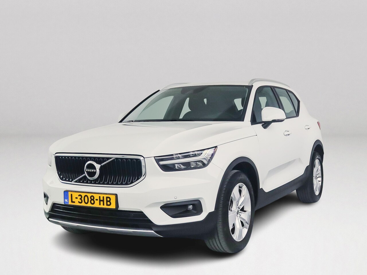 Volvo XC40 - T2 Momentum | Park assist | Cruise control | Climate control | Navigatie - AutoWereld.nl