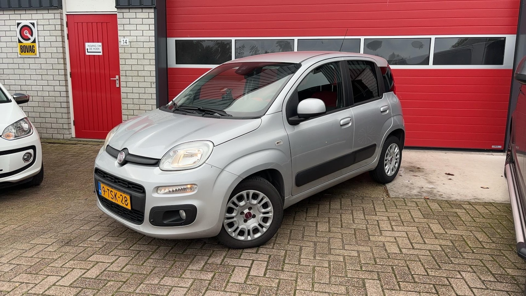 Fiat Panda - 0.9 TwinAir Lounge AUTOMAAT / AIRCO / BLUETOOTH / ELEK RAMEN / NL-AUTO - AutoWereld.nl