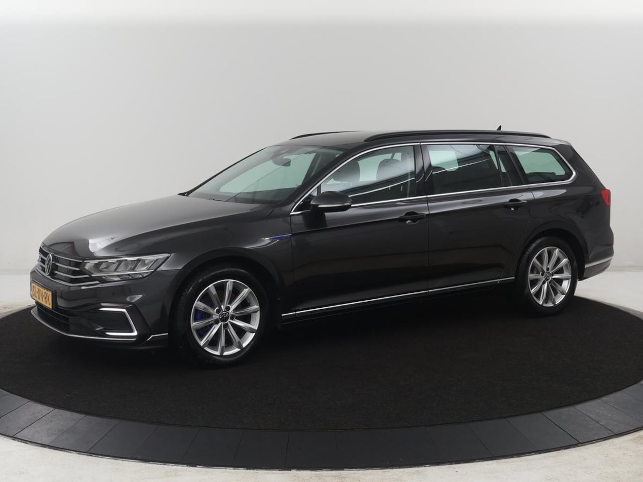 Volkswagen Passat Variant - GTE 1.4 TSI PHEV GTE Business | SOH 93,9% | Trekhaak | Camera | LED | Apple Carplay | Mass - AutoWereld.nl