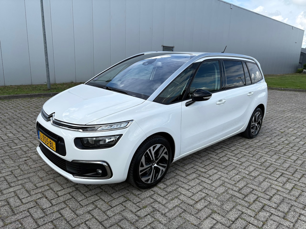 Citroën Grand C4 SpaceTourer - 1.2 PureTech Business 1.2 PureTech Business , 7 pers. , Trekhaak - AutoWereld.nl