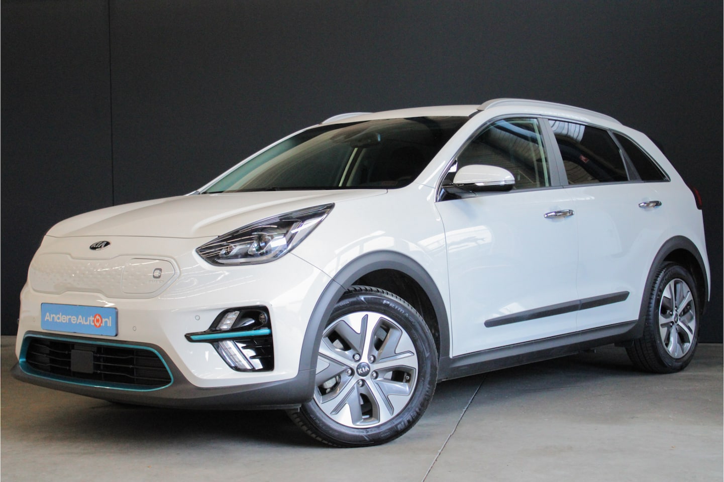 Kia e-Niro - ExecutiveLine 64 kWh |UNIEK!|warmtepomp|perfect onderhouden|leder|3 fase| - AutoWereld.nl