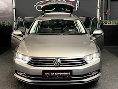Volkswagen Passat Variant - 1.6 TDI Connected Plus PANO HUD LEER AUTOMAAT TREKH