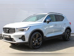 Volvo XC40 - B4 Plus Black Edition | Panoramadak | Trekhaak | Verwarmbare voorstoelen, stuurwiel en voo