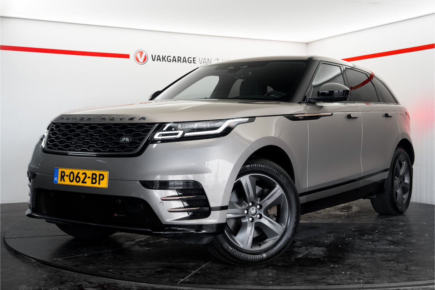 Land Rover Range Rover Velar - 2.0 P400 R-Dynamic | Panorama | Trekhaak | Meridian - AutoWereld.nl