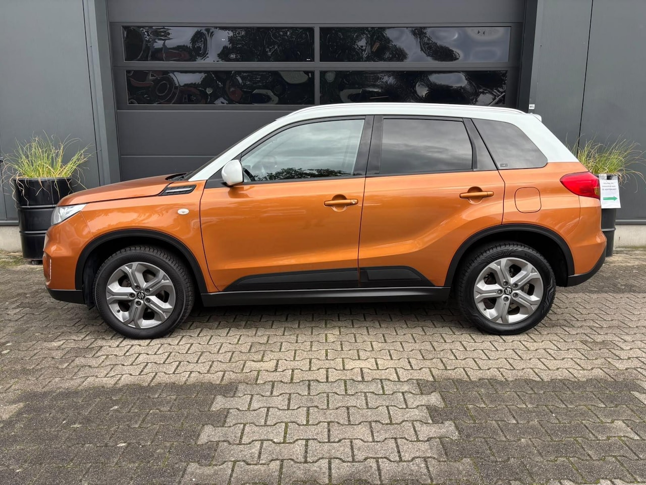 Suzuki Vitara - 1.6 Exclusive| DEALER ONDERHOUDEN| TREKHAAK | CAMERA | STOELVERW. |
