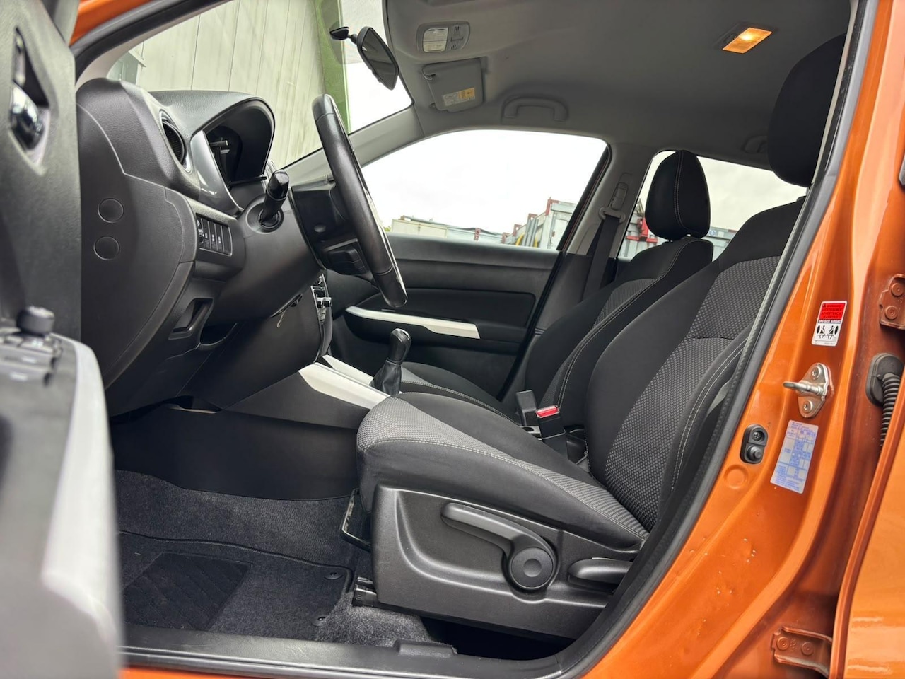Suzuki Vitara - 1.6 Exclusive| DEALER ONDERHOUDEN| TREKHAAK | CAMERA | STOELVERW. |