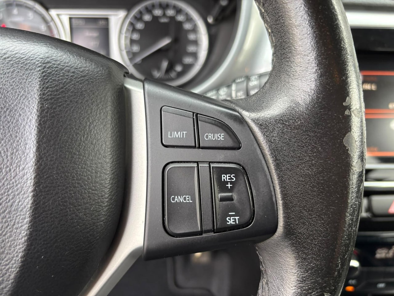 Suzuki Vitara - 1.6 Exclusive| DEALER ONDERHOUDEN| TREKHAAK | CAMERA | STOELVERW. |
