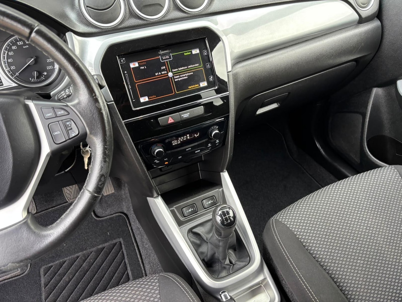 Suzuki Vitara - 1.6 Exclusive| DEALER ONDERHOUDEN| TREKHAAK | CAMERA | STOELVERW. |