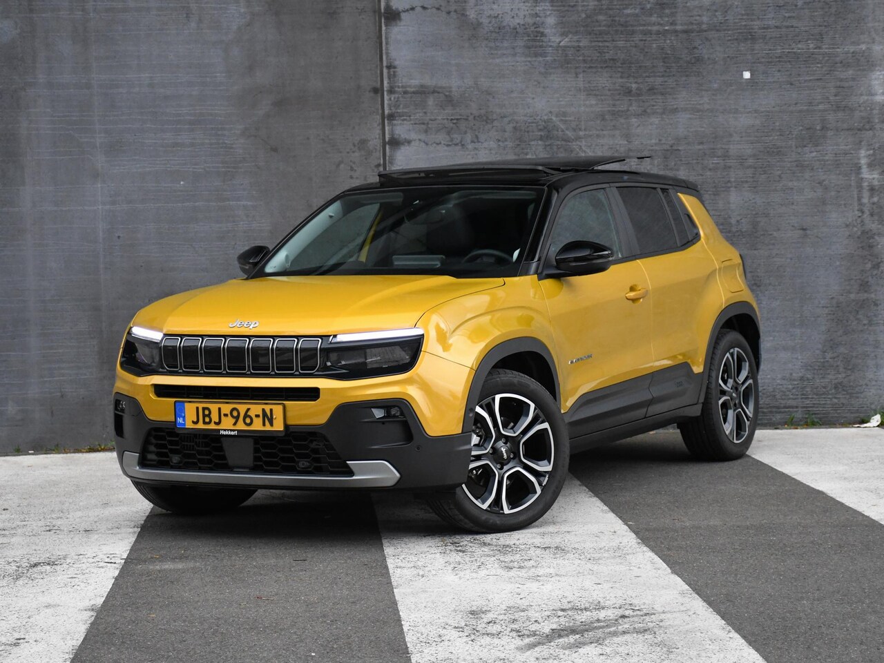Jeep Avenger - Summit 1.2 e-Hybrid 110pk Automaat PANO | LEDER & WINTER PACK | MASSAGE | ADAPT. CC | DODE - AutoWereld.nl