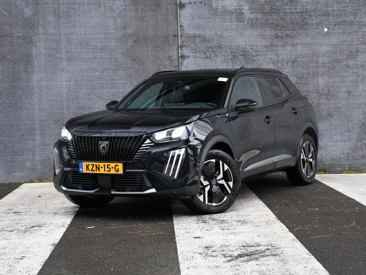 Peugeot e-2008 - EV Allure 50 kWh 136pk Automaat 360° CAM. | DODE HOEK | 17''LM | ADAPT. CC | APPLE-CARPLAY - AutoWereld.nl