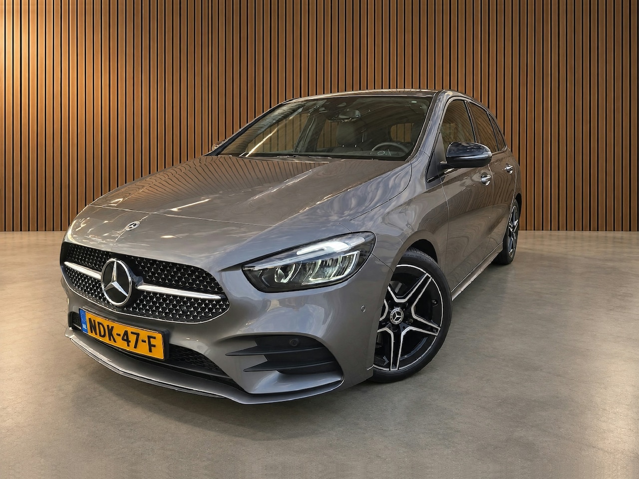 Mercedes-Benz B-klasse - 180 AMG Line 180 AMG Line - AutoWereld.nl
