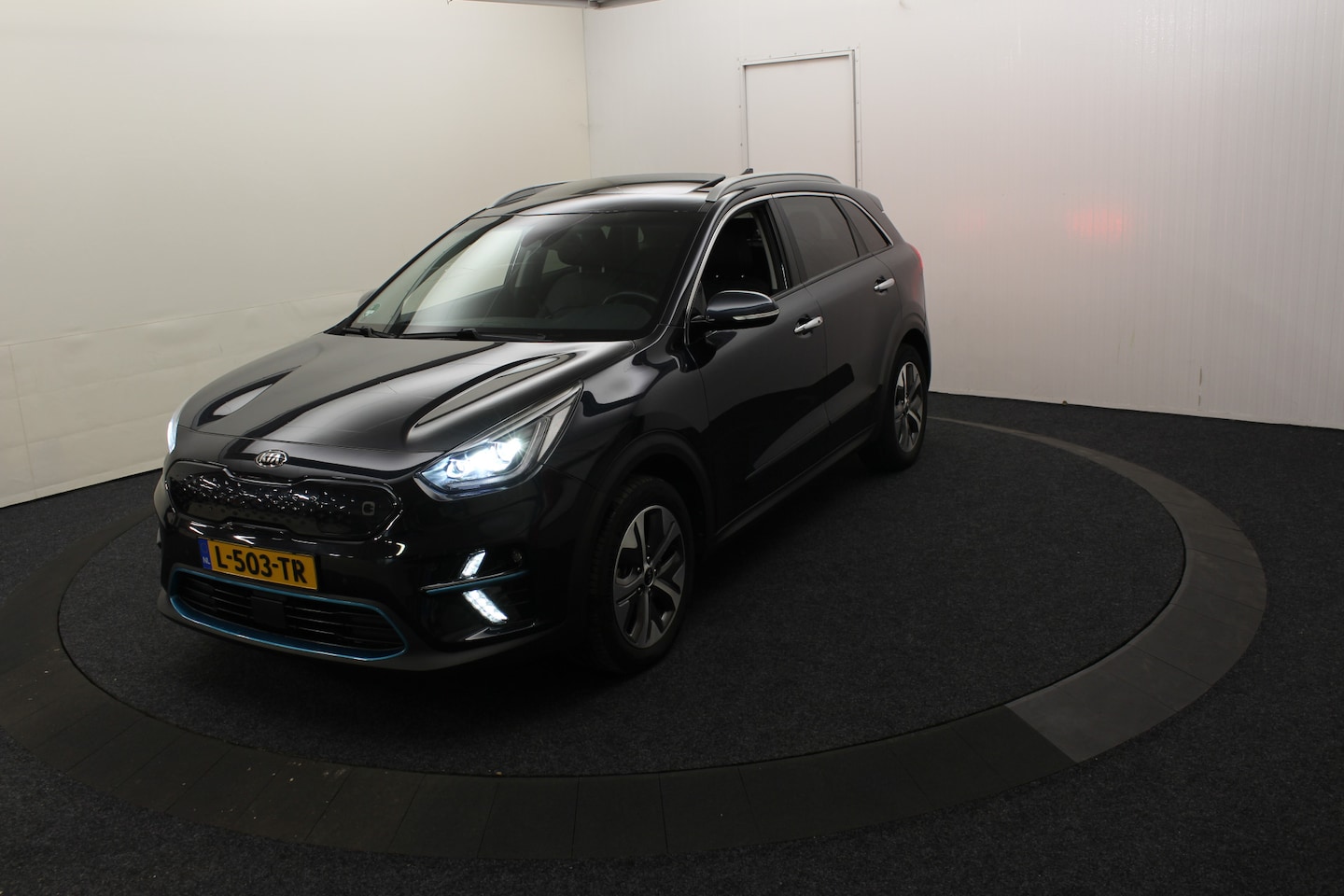 Kia e-Niro - ExecutiveLine 64 kWh Cam Pano Warmtepomp El Stoelen Vol Leder JBl Dhoek Stoel Ver - AutoWereld.nl