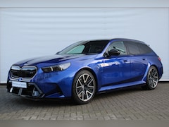 BMW 5-serie Touring - M5 Automaat / Trekhaak / Stoelventilatie / Bowers & Wilkins / Stuurverwarming / Comfort Ac