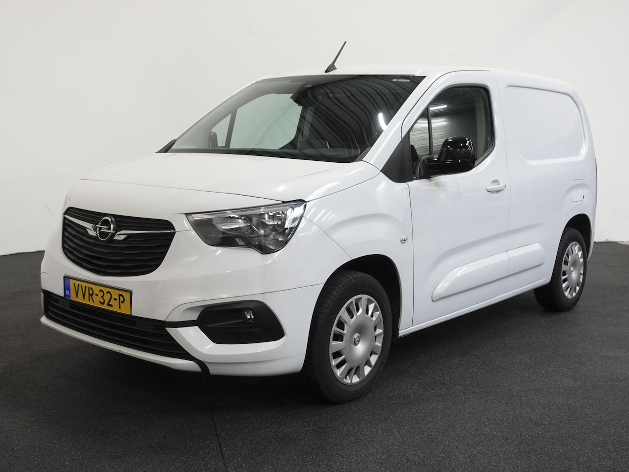 Opel Combo - 1.5D L1H1 130pk Automaat Edition Apple Carplay / Android Auto Trekhaak Airco Cruise contro - AutoWereld.nl