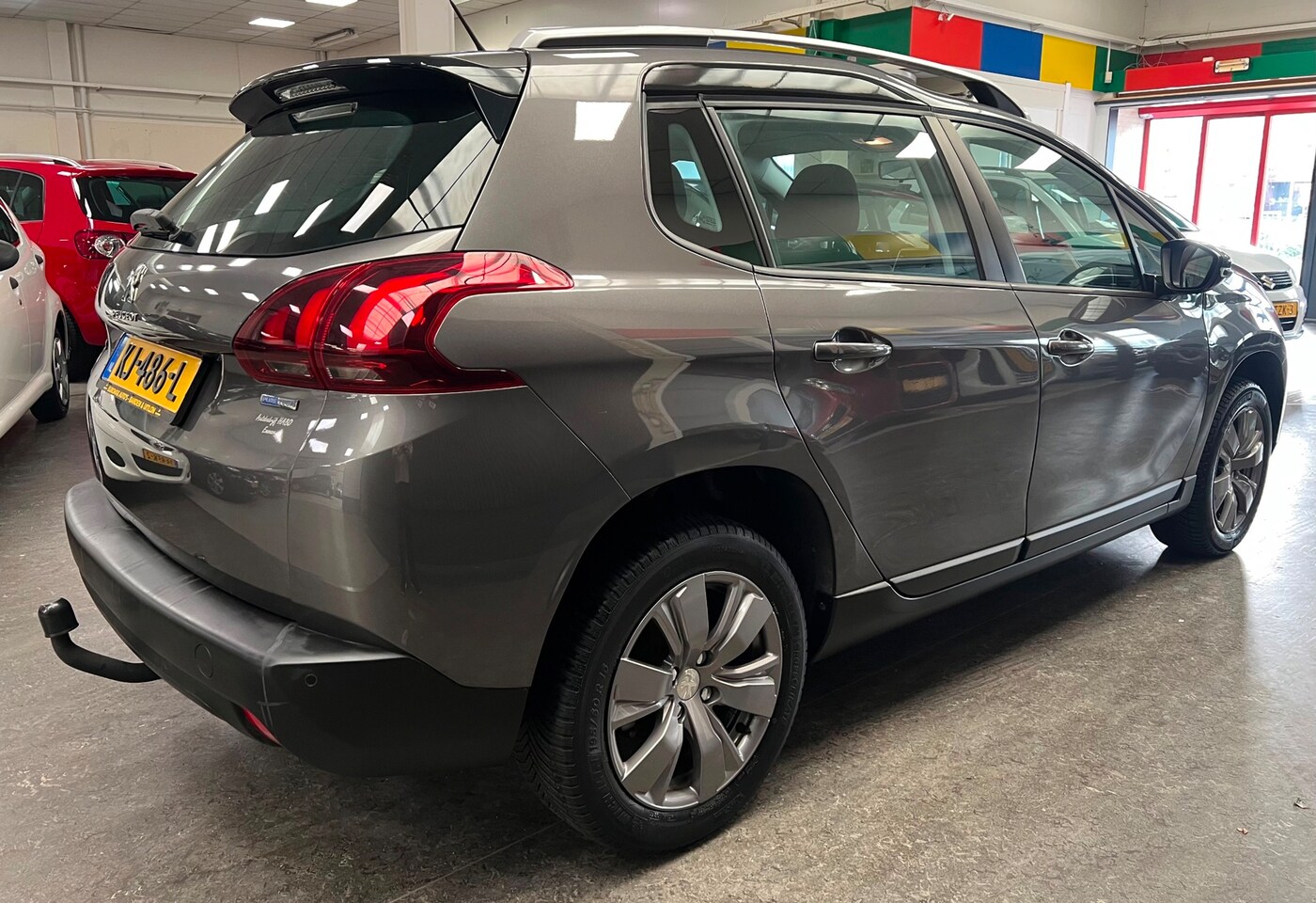 Peugeot 2008 - 1.2 PureTech Allure 2e Eigenaar - Cruise | NAP | Distr.riem vervangen | Stoelverwarming | - AutoWereld.nl