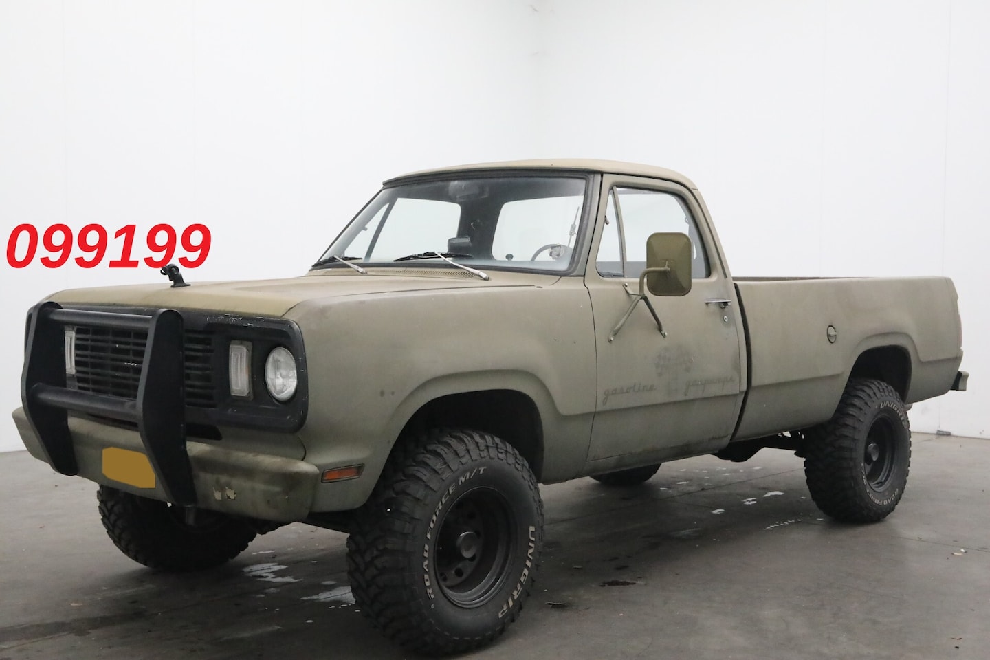 Dodge W200 - M884 Army 5.2 Mopar Aut. 4x4 Belastingvrij! - AutoWereld.nl