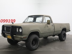 Dodge W200 - M884 Army 5.2 Mopar Aut. 4x4 Belastingvrij