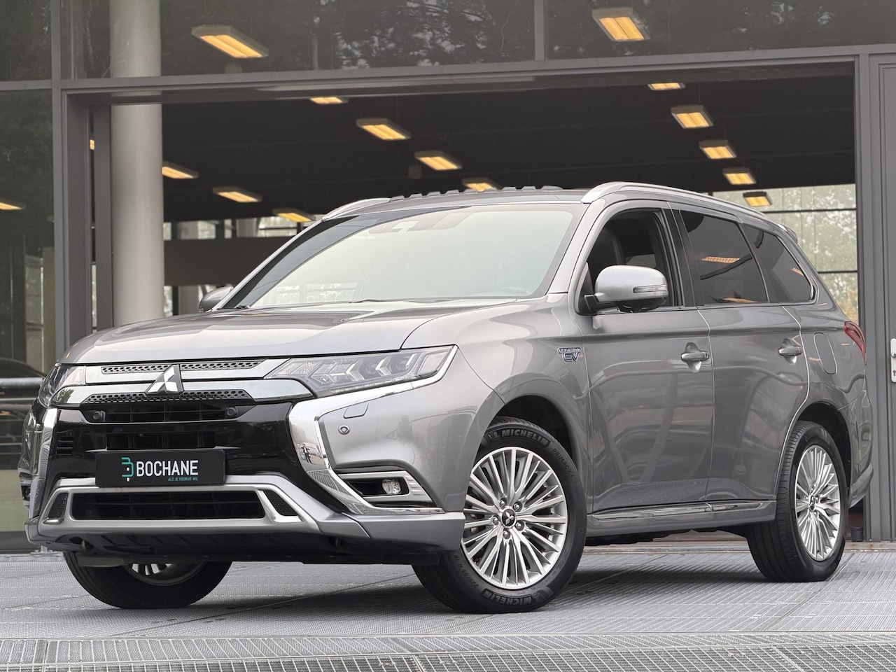 Mitsubishi Outlander - 2.4 PHEV Instyle | Sunroof | Leder | Rondomzichtcamera | Dodehoekdetectie | Adaptieve Crui - AutoWereld.nl