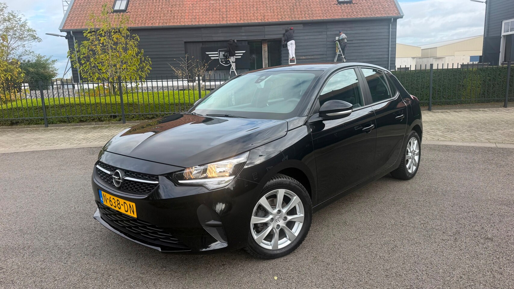 Opel Corsa - 1.2 Edition Airco/Ecc Cr-Contr Navigatie Lm Velgen - AutoWereld.nl