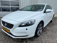Volvo V40 - 1.6 T3 Summum schadeauto rondom gebruiksschade - koppeling defect