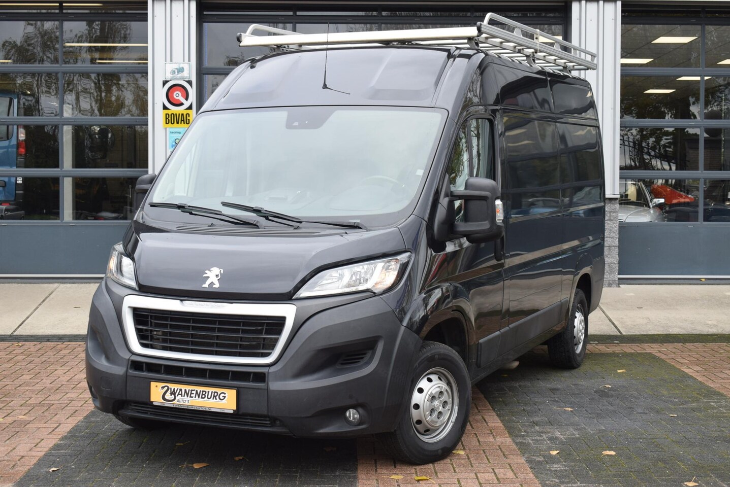 Peugeot Boxer - 435 2.2 BlueHDi 165 L2H2 165 PK Navi Airco Camera Km 73.200!! - AutoWereld.nl