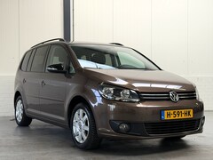 Volkswagen Touran - 1.2 TSI Highline BlueMotion 7p.|Stoelverwarming|Trekhaak|Goed Onderhouden|All Season bande