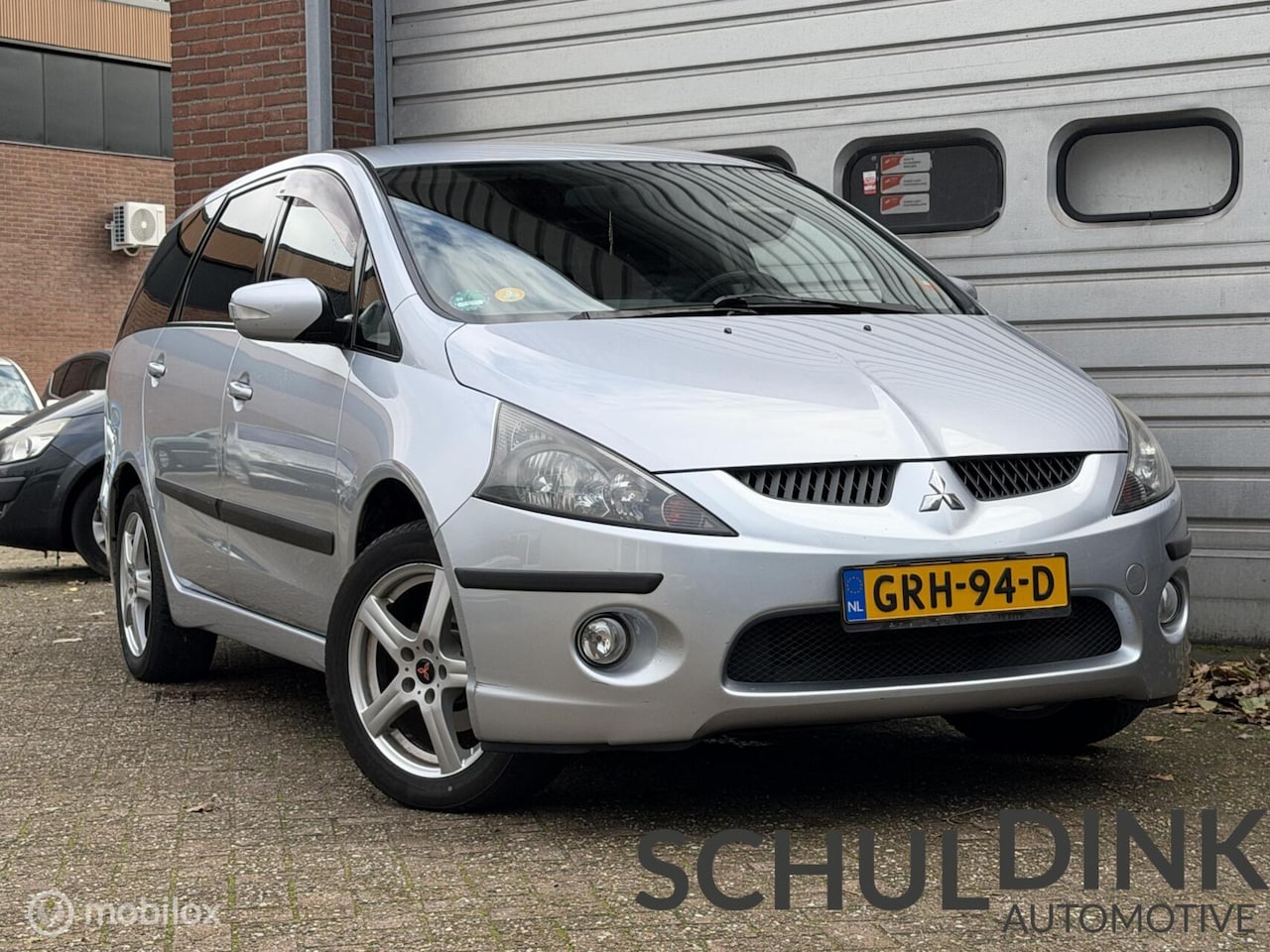 Mitsubishi Grandis - 2.4-16V Invite 7 PERSOONS|AUTOMAAT|TREKHAAK - AutoWereld.nl
